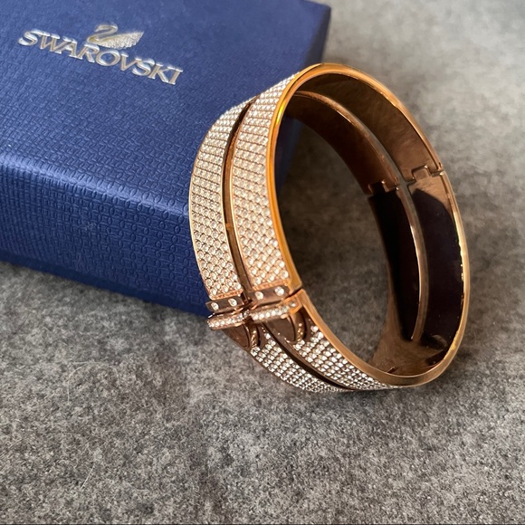 [Swarovski] Bracelet- Rose Gold Bangle - Picture 2 of 6